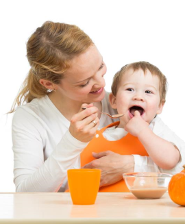 1 Yaşını Dolduran Bebeğinizi Nasıl Beslemelisiniz ?