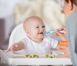 Bebeklerde Ek Gıdaya Geçiş Nasıl Olmalı?